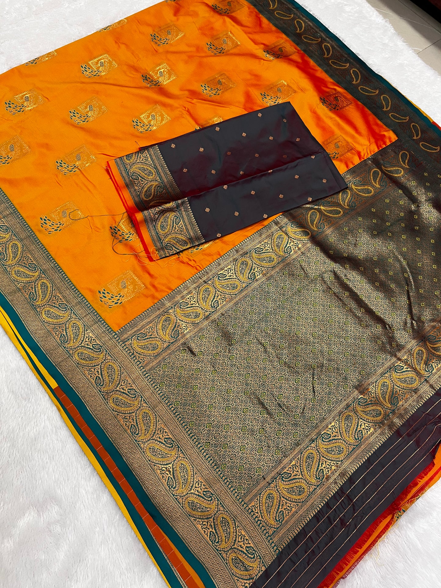 Adorable Banarasi Silk Zari Weaving Saree – Ethnic Wear with Peacock Design