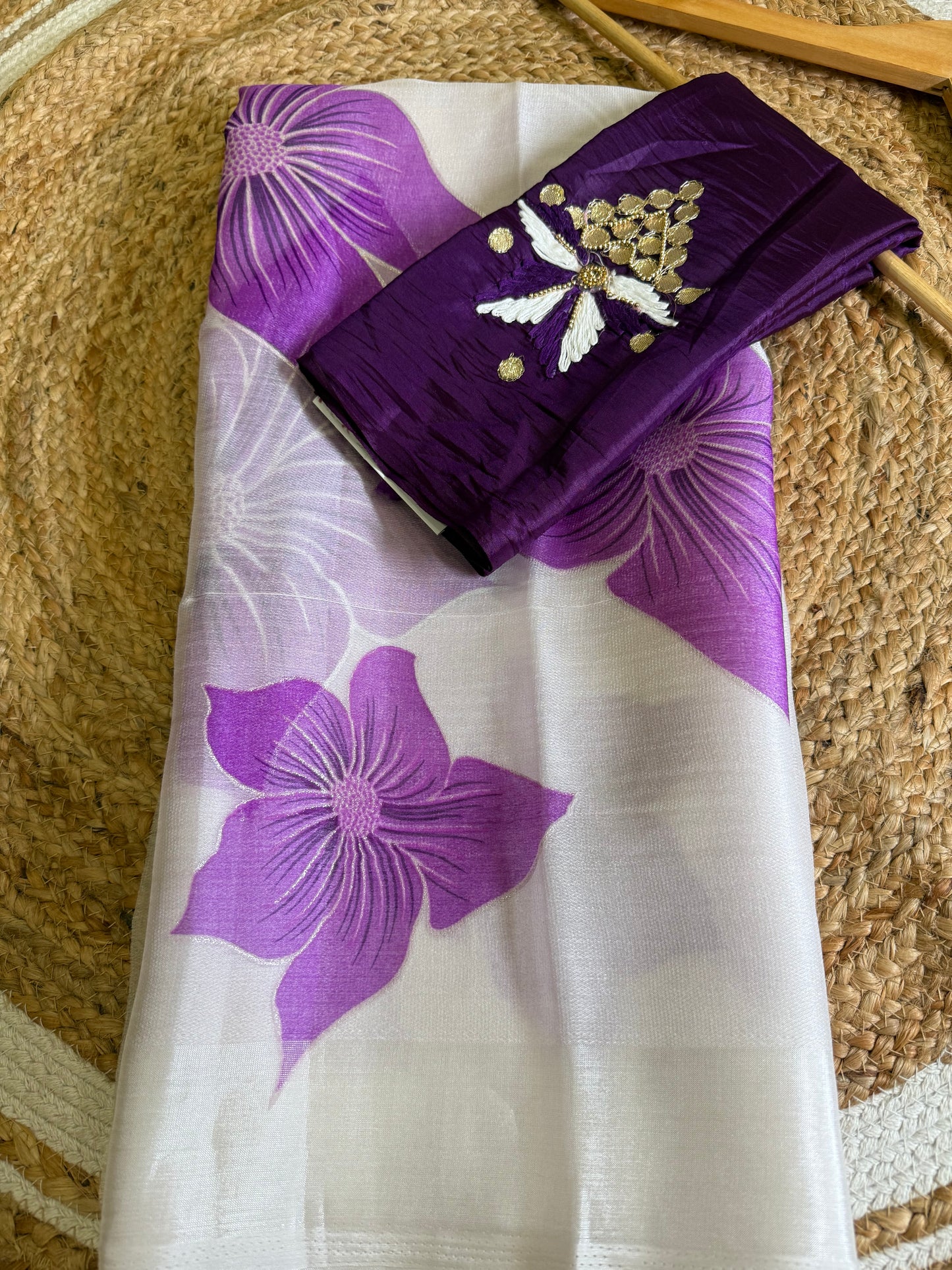 Pure Soft Organza Saree with Hand-Painted Floral Design & Silver Foil Outline | Thread Work Blouse – ₹949/-Only