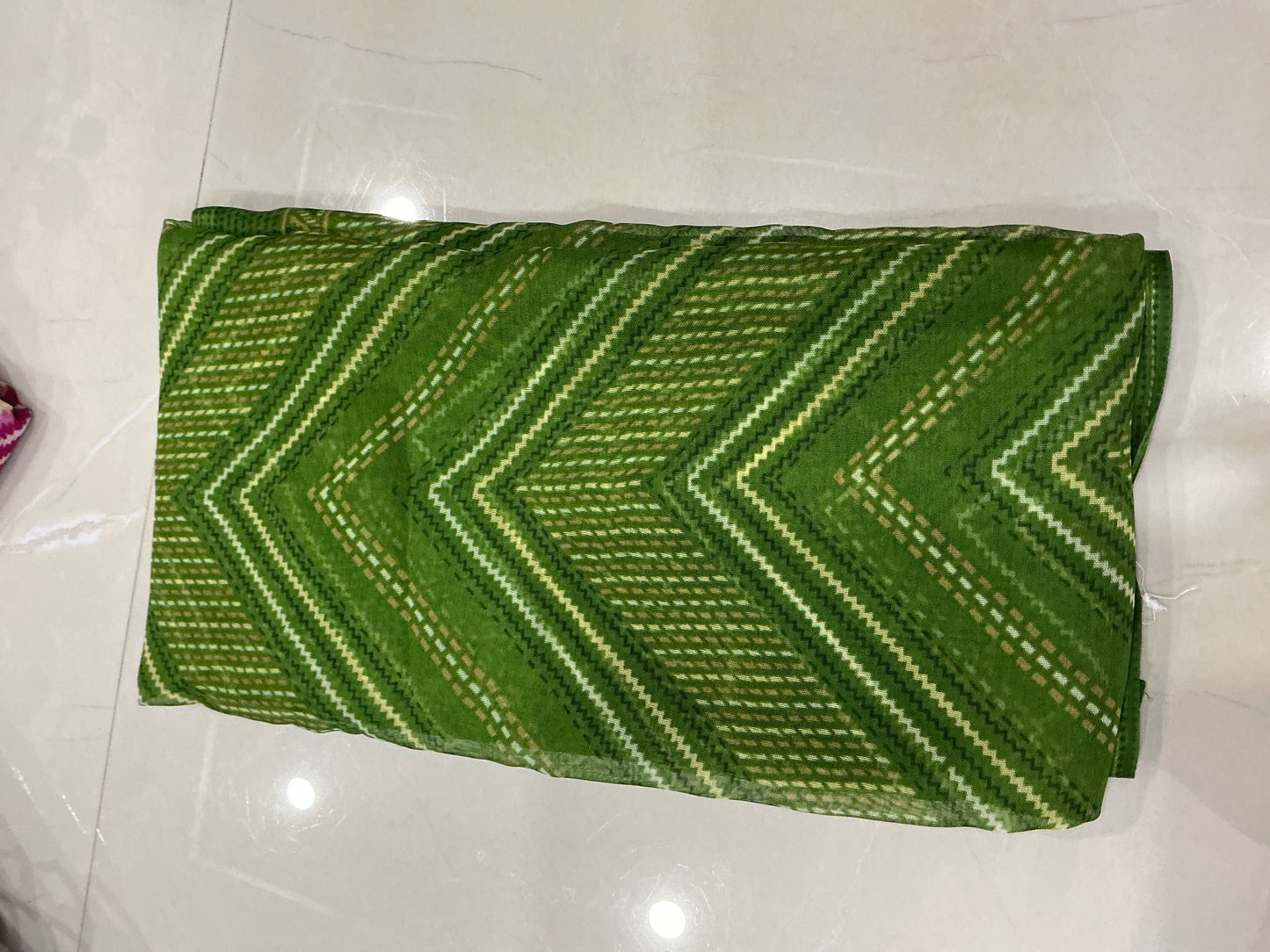 Georgette lines with unstitched blouse