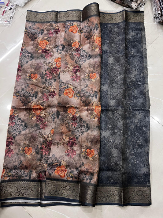 Tusser saree with Symmetric Lines