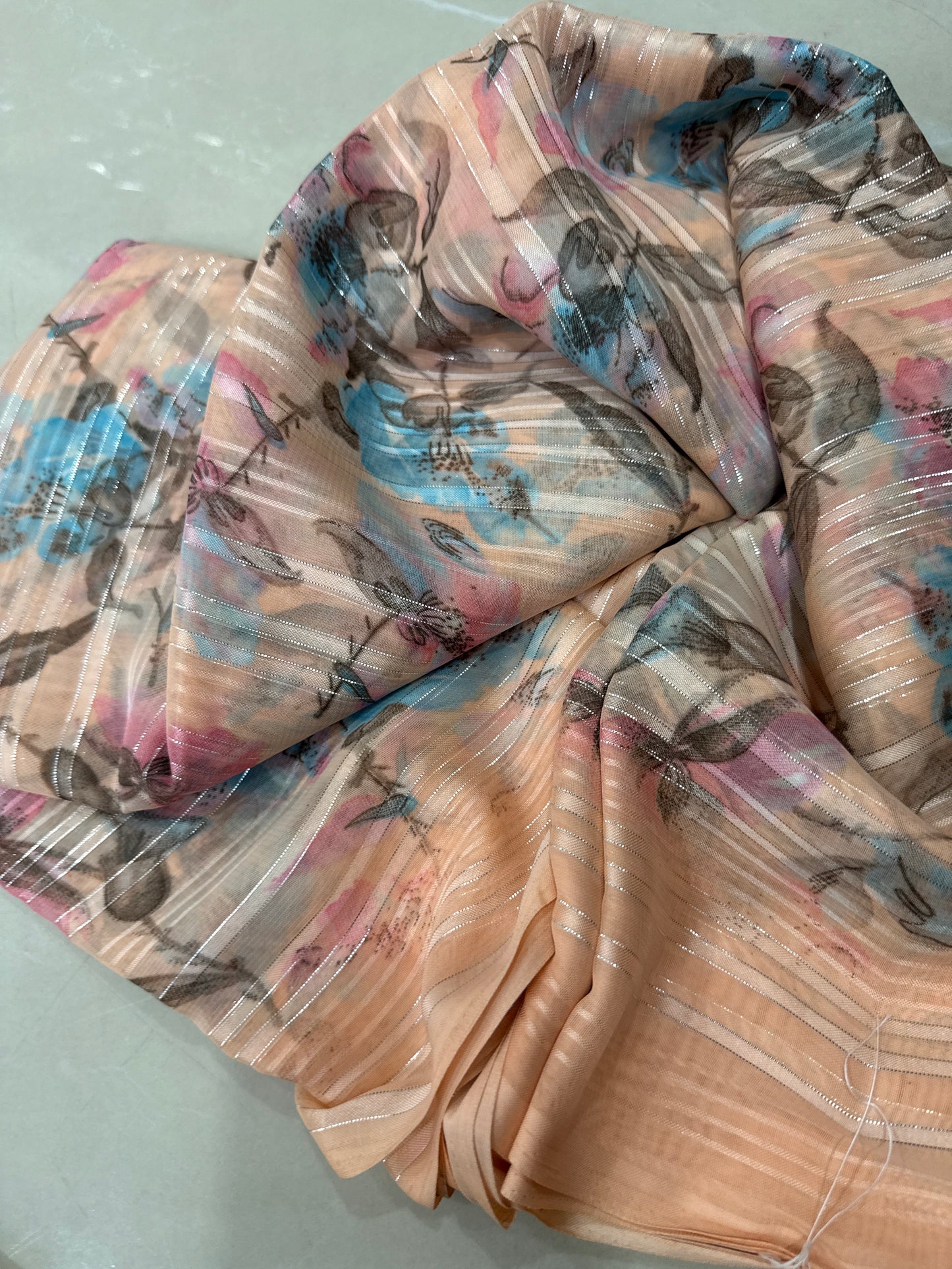 Synthetic silk with sequence lines