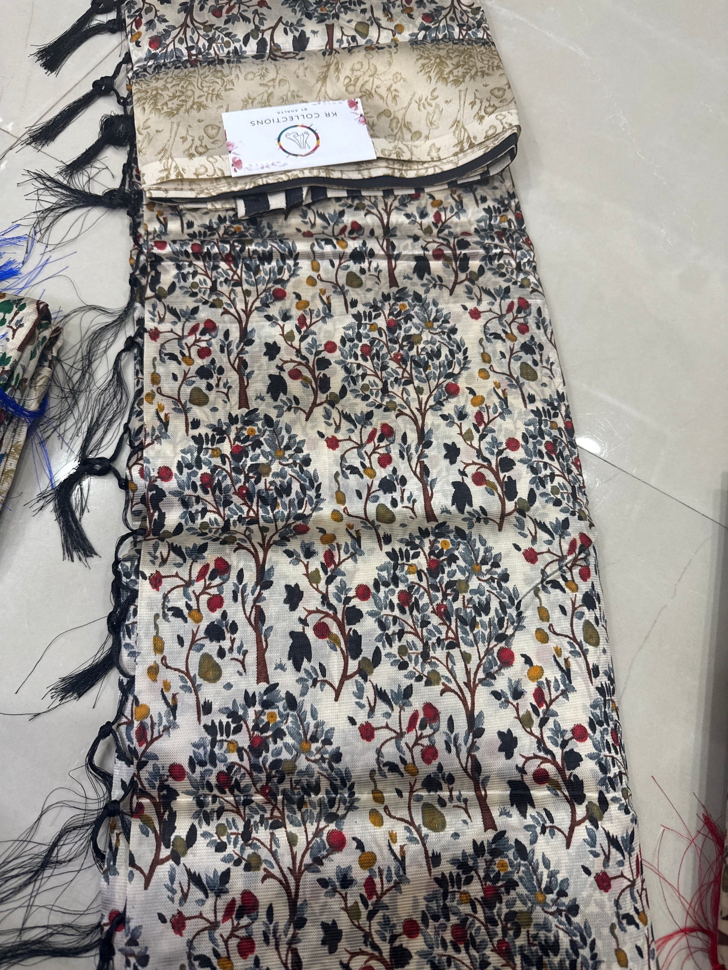 Floral Silk saree with lines on pallu and blouse