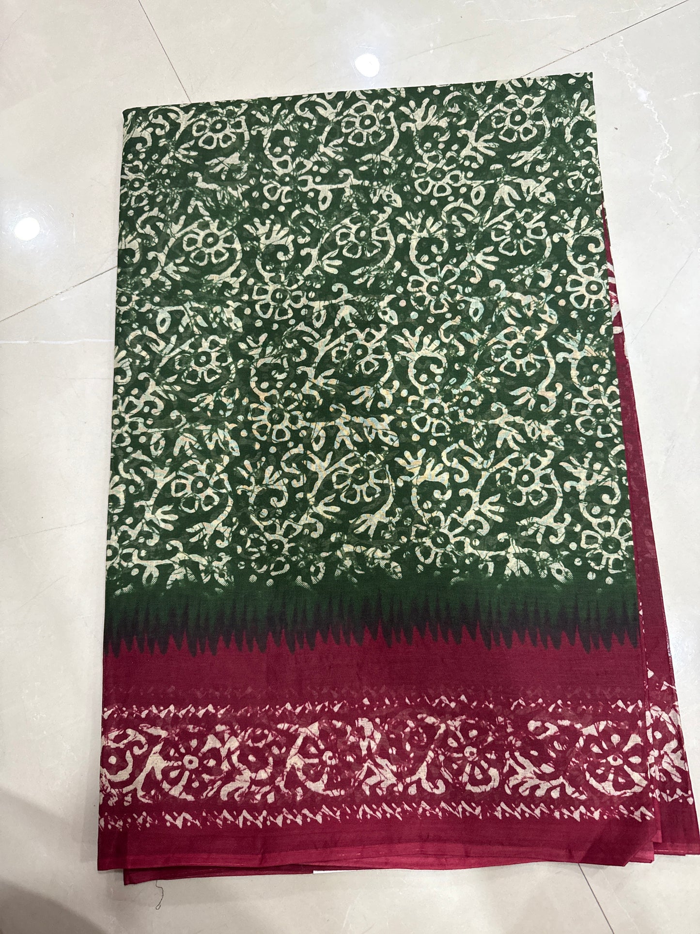 Pure Cotton Bhandini Printed saree with contrast Blouse