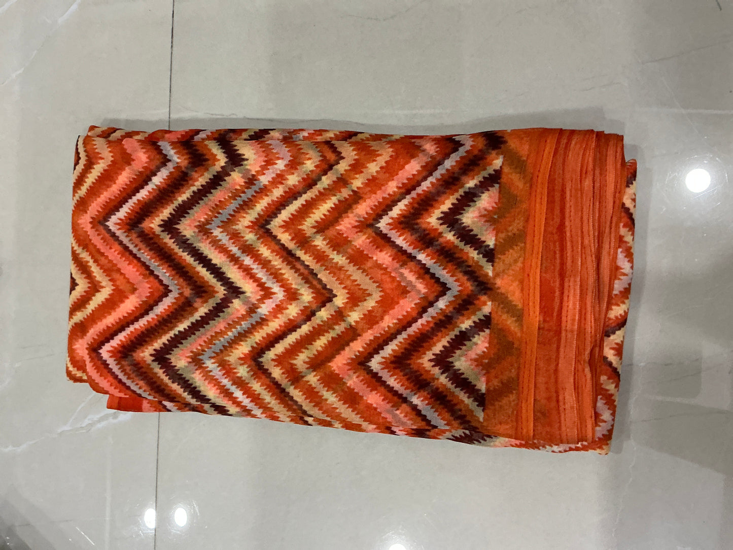 Georgette lines with unstitched blouse