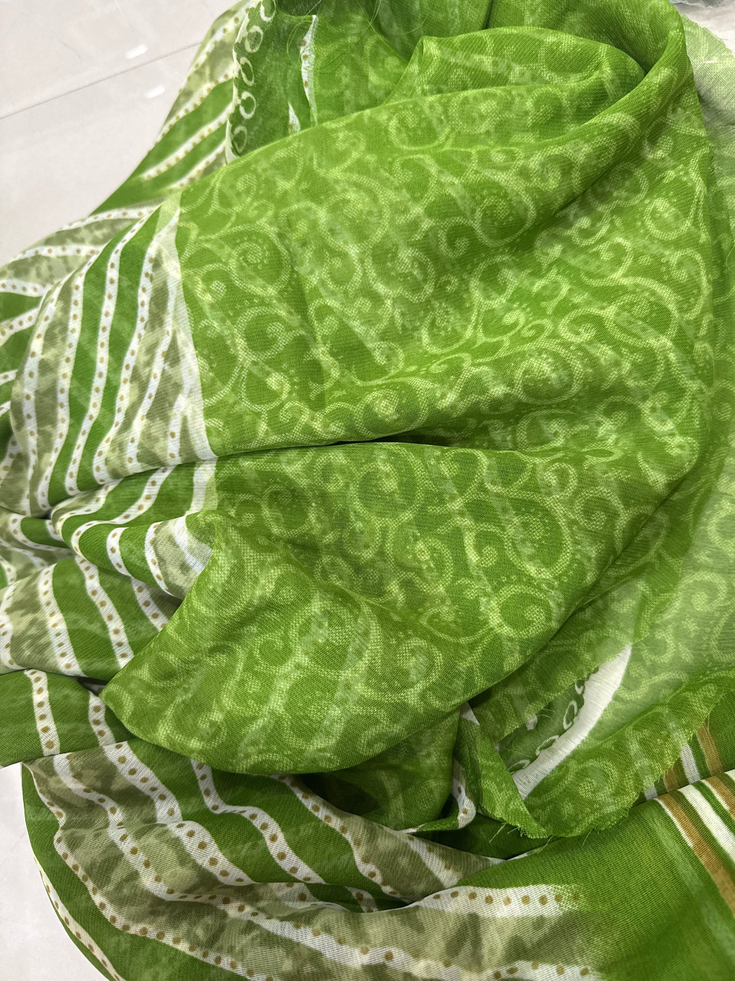 Georgette with sequence lines 280