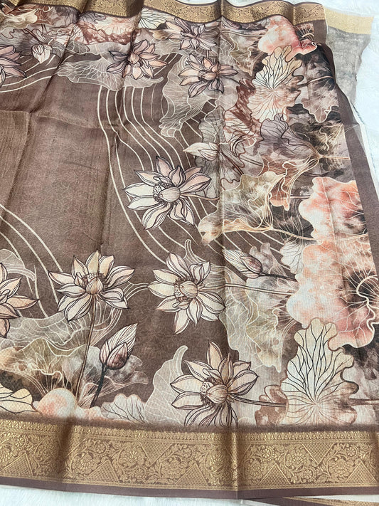 Tusser saree with Symmetric Lines