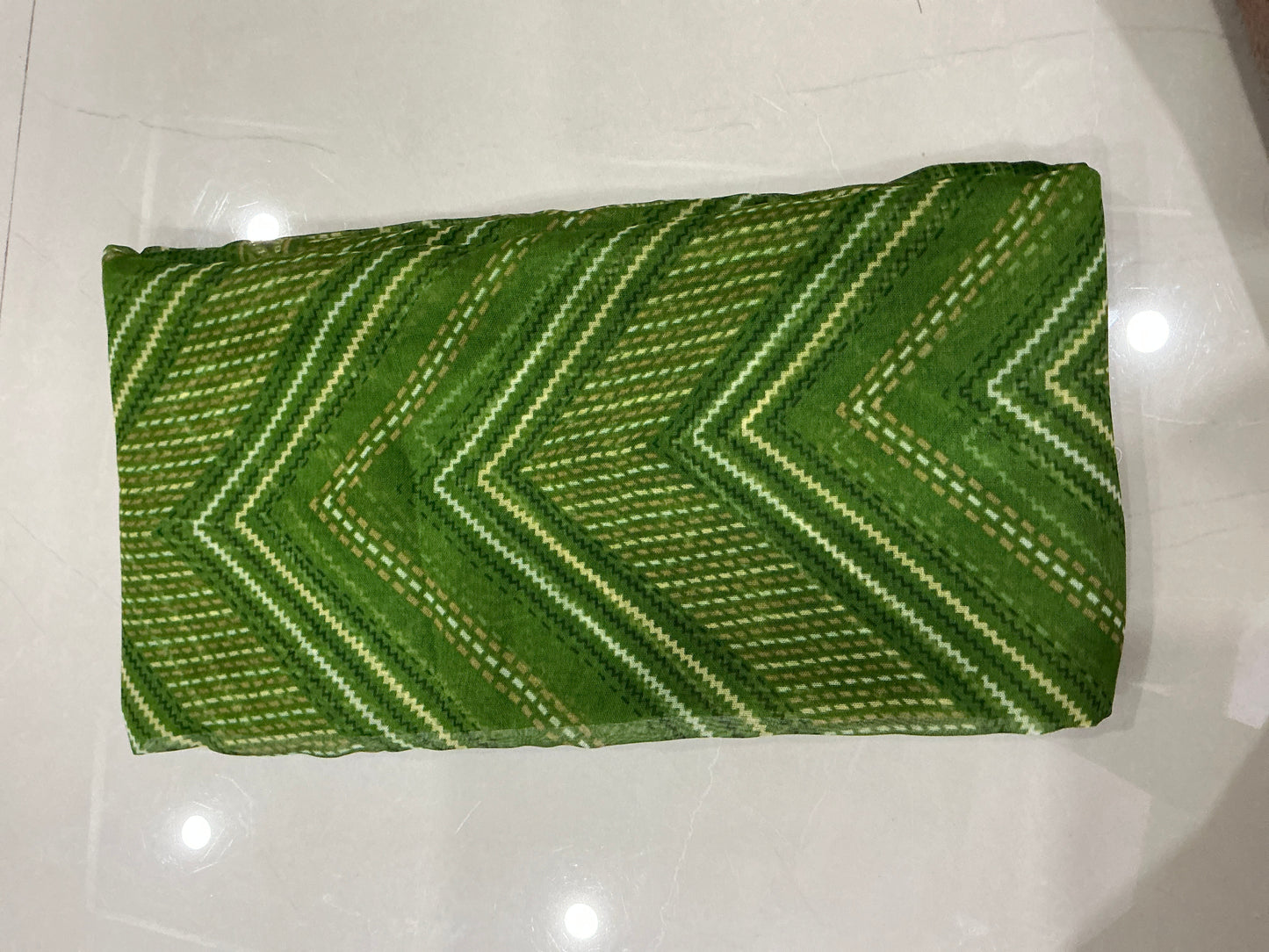 Georgette lines with unstitched blouse