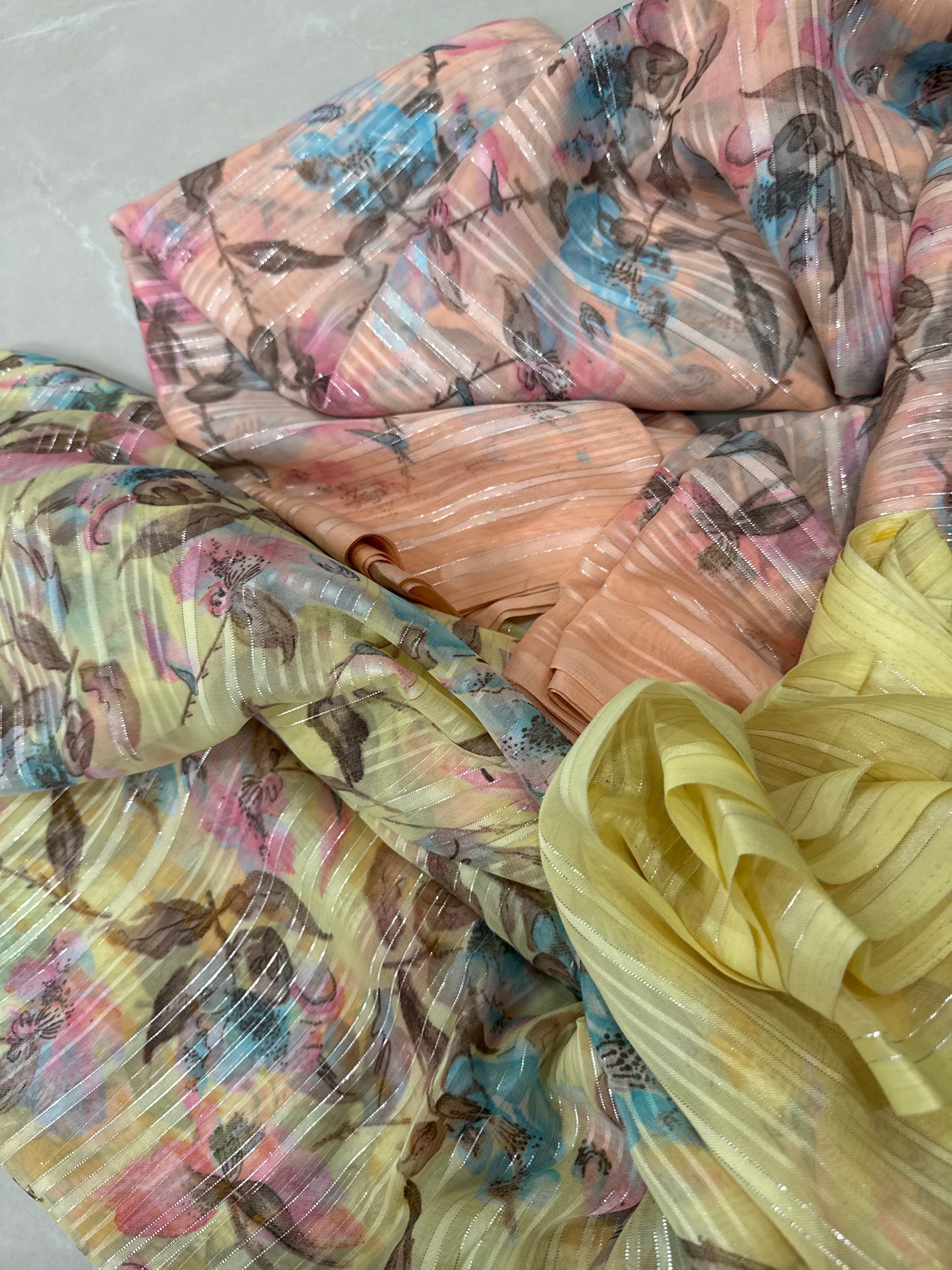 Synthetic silk with sequence lines