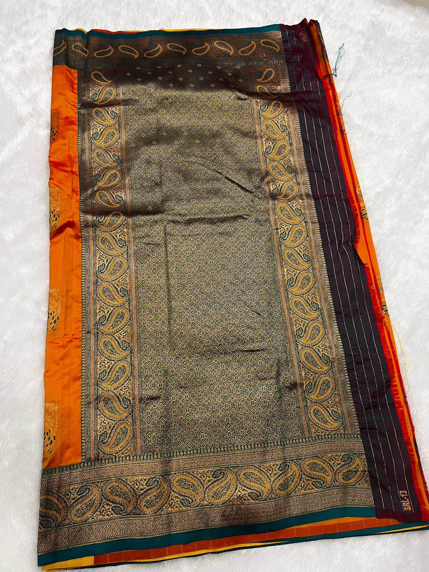 Adorable Banarasi Silk Zari Weaving Saree – Ethnic Wear with Peacock Design
