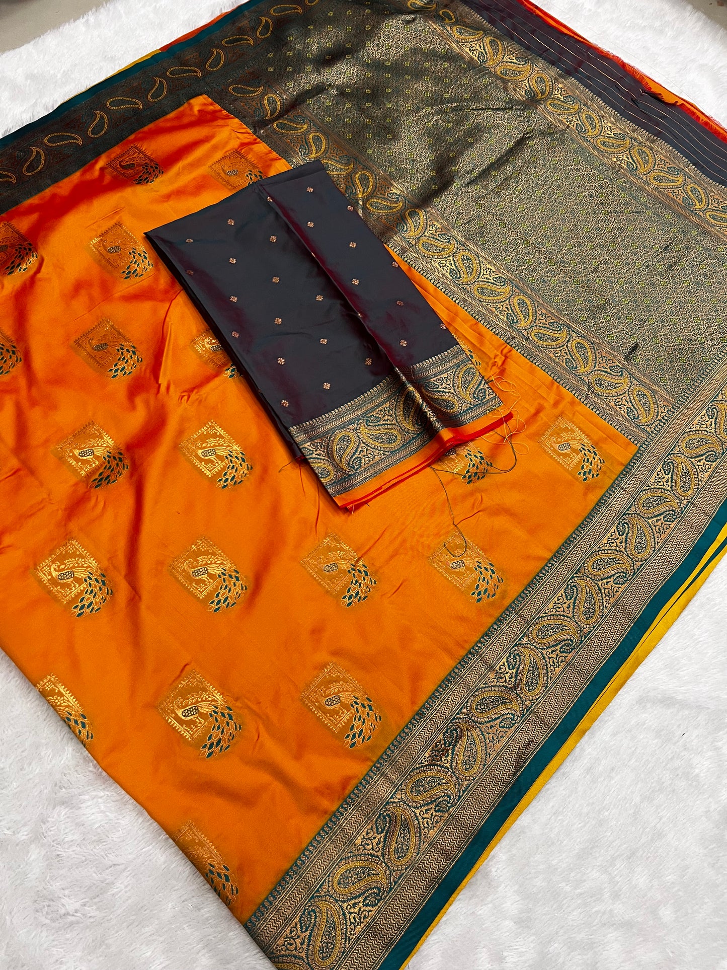 Adorable Banarasi Silk Zari Weaving Saree – Ethnic Wear with Peacock Design