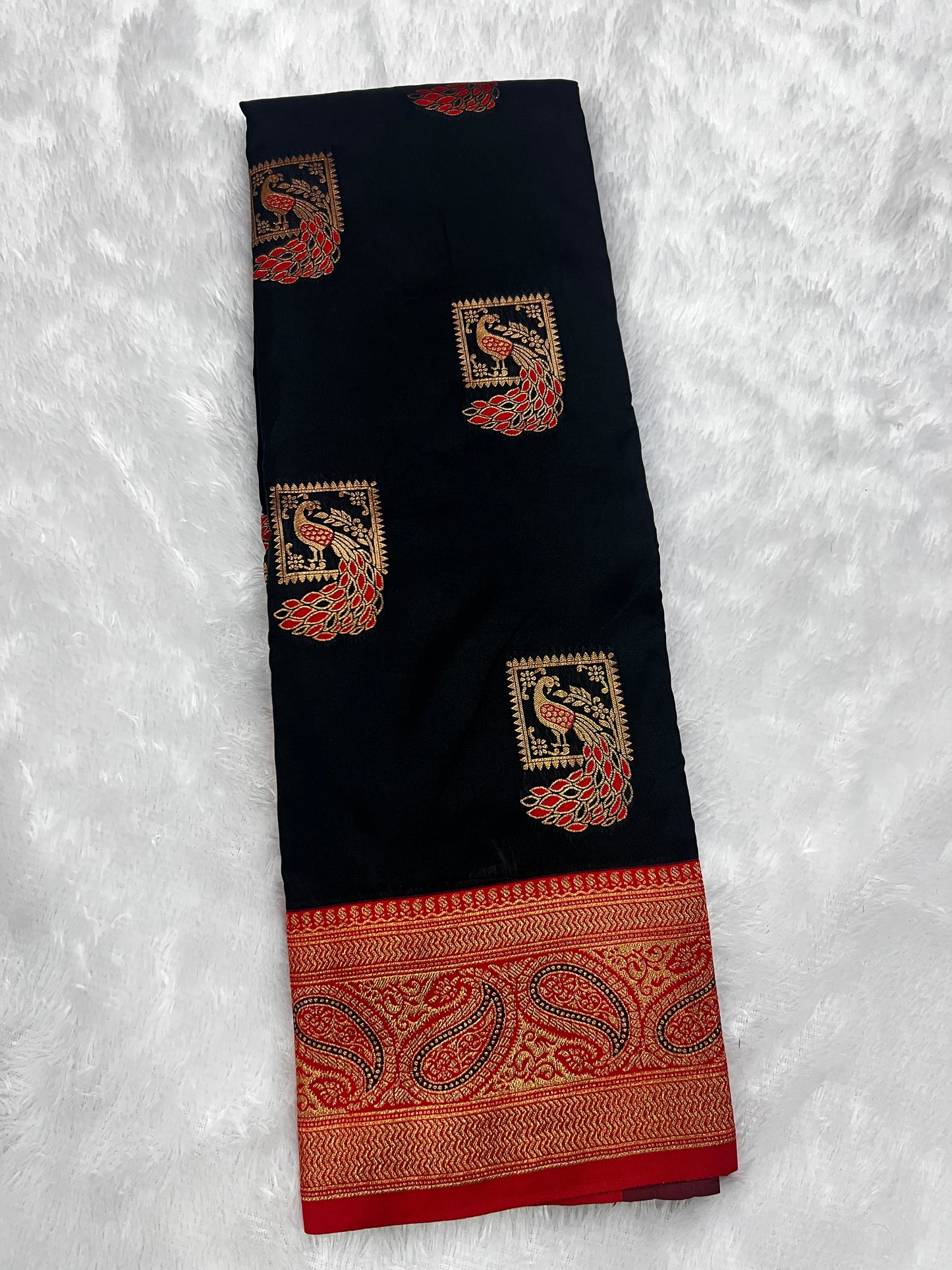 Adorable Banarasi Silk Zari Weaving Saree – Ethnic Wear with Peacock Design