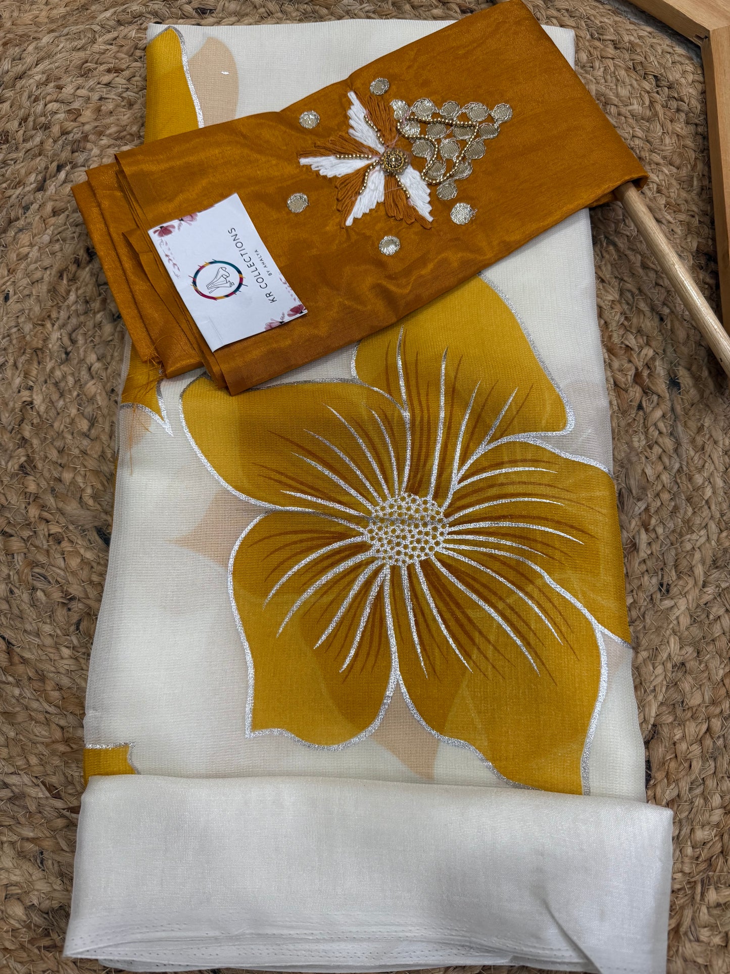 Pure Soft Organza Saree with Hand-Painted Floral Design & Silver Foil Outline | Thread Work Blouse – ₹949/- Only