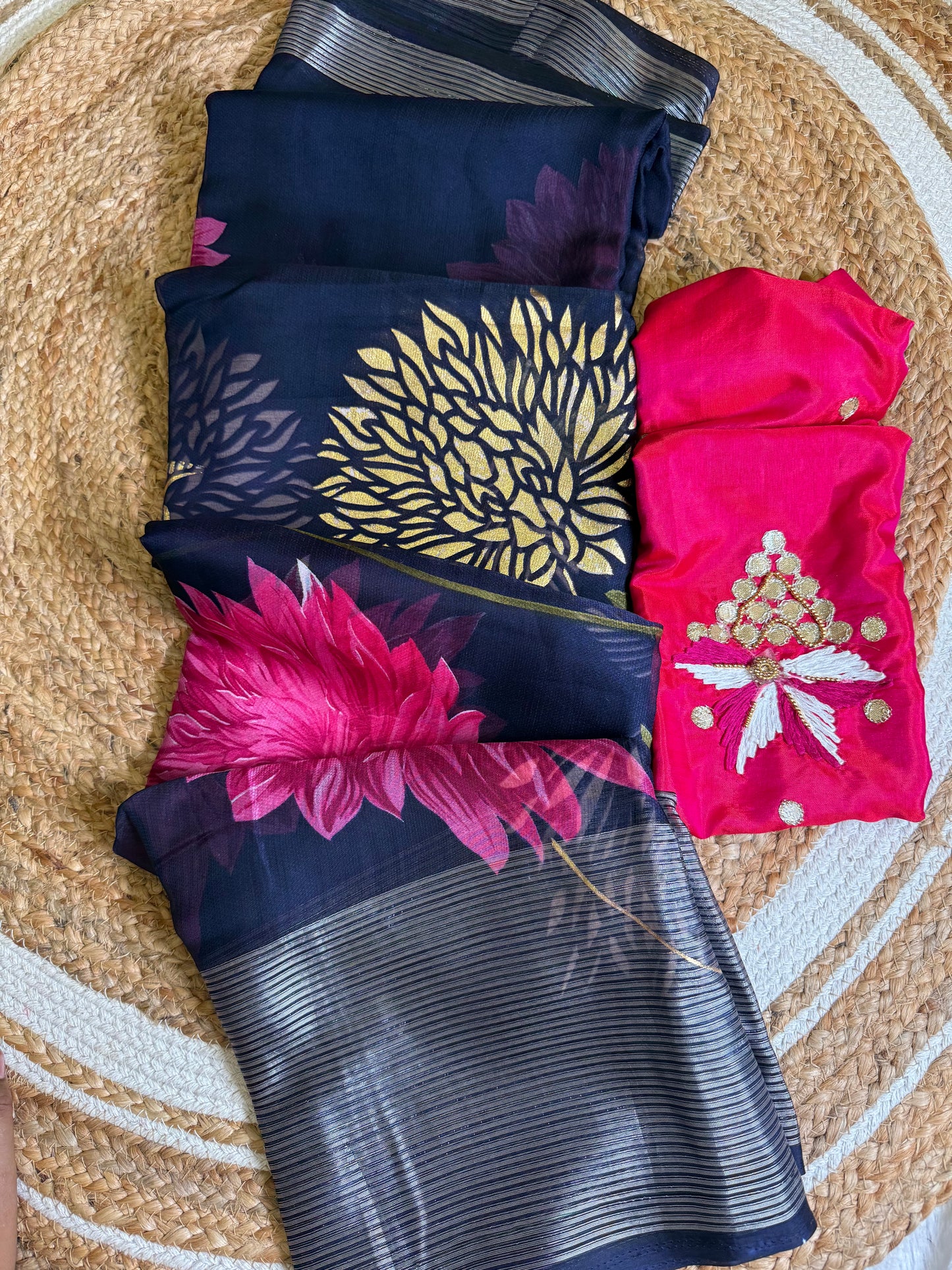 Pure Soft Organza Saree with Hand-Painted Floral Design & Silver Foil Outline | Thread Work Blouse – ₹949/-Only