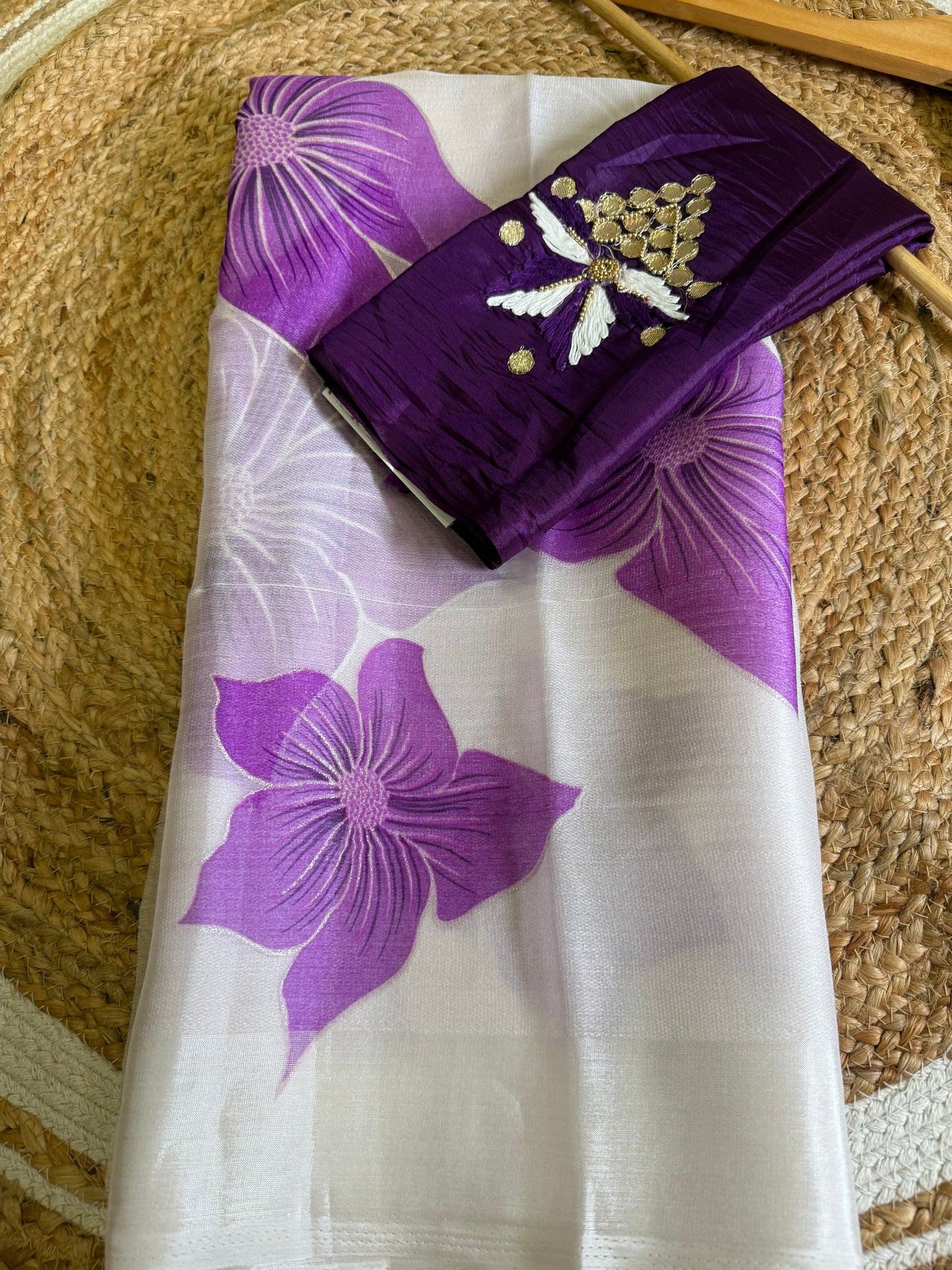 Pure Soft Organza Saree with Hand-Painted Floral Design & Silver Foil Outline | Thread Work Blouse – ₹949/-Only