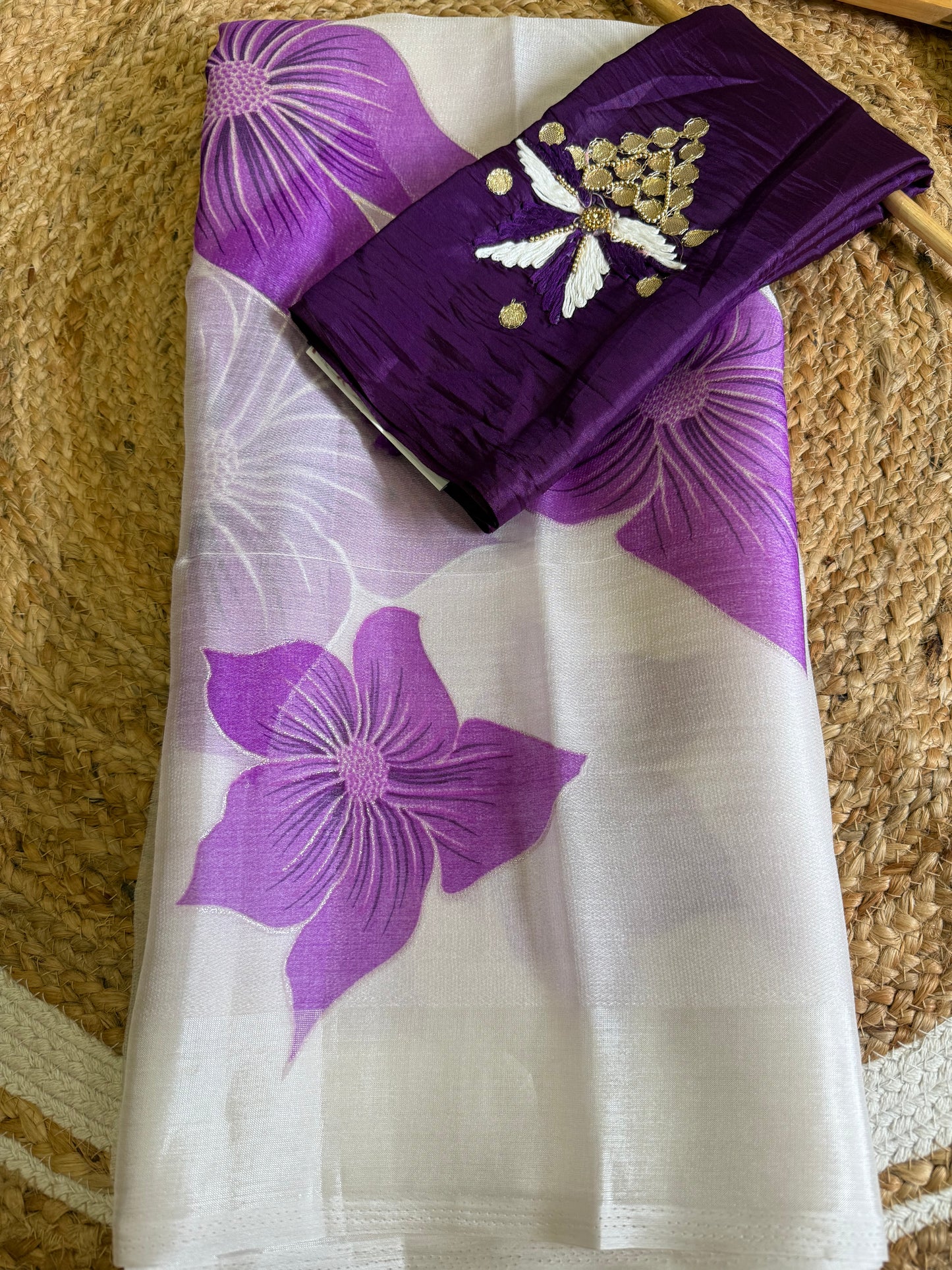 Pure Soft Organza Saree with Hand-Painted Floral Design & Silver Foil Outline | Thread Work Blouse – ₹949/-Only