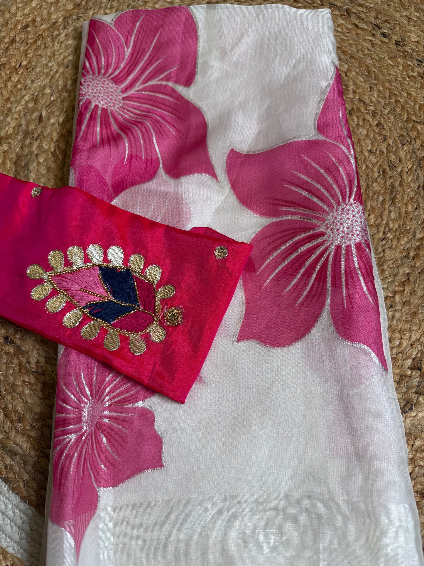 Pure Soft Organza Saree with Hand-Painted Floral Design & Silver Foil Outline | Thread Work Blouse – ₹949/-Only