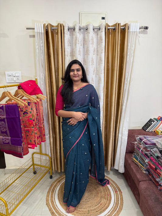 Crunchy Silk Saree with Contrast Heavy Blouse & Matching Lace Border